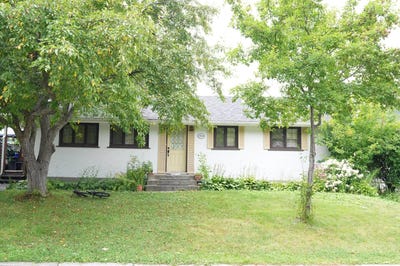 /international/ca/2960-rue-de-deschambault-sainte-foy-sillery-cap-rouge-quebec-310120633675/