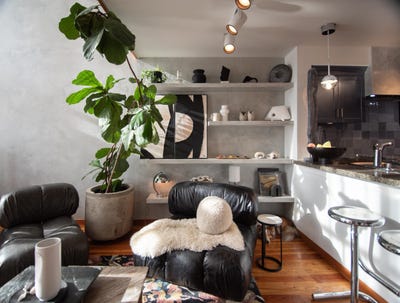 /international/ca/10-renaissance-square-211-new-westminster-british-columbia-310120034573/