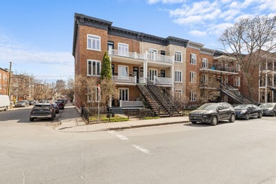 /international/ca/1125-av-de-bourlamaque-la-cite-limoilou-quebec-310107765940/