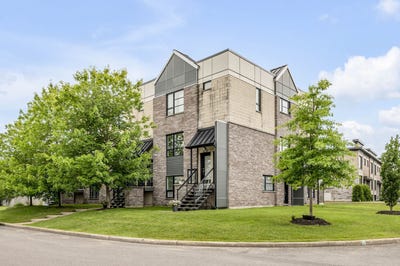 /international/ca/8750-rue-de-la-comtoise-les-rivieres-quebec-310109317714/