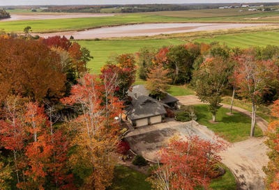 /international/ca/17-garden-gate-lane-stewiacke-nova-scotia-310110429725/