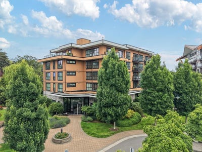 /international/ca/742-travino-lane-503-saanich-british-columbia-310108600565/