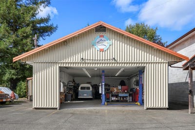 /international/ca/4660-western-rd-courtenay-british-columbia-310120033634/