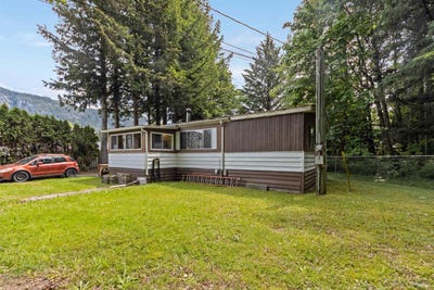 /international/ca/25-bracken-parkway-squamish-british-columbia-310100536798/