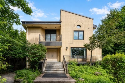 /international/ca/1295-rue-brochu-saint-laurent-quebec-310109945860/