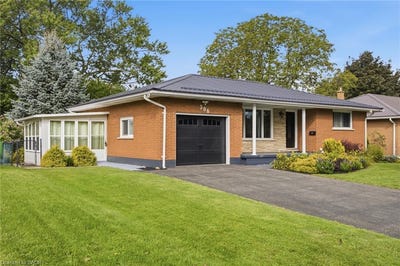 /international/ca/306-adams-avenue-haldimand-norfolk-on-delhi-ontario-310120519711/