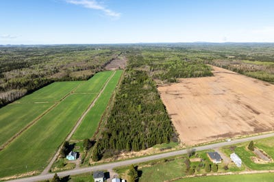 /international/ca/rue-des-bois-francs-mont-carmel-quebec-310108271085/
