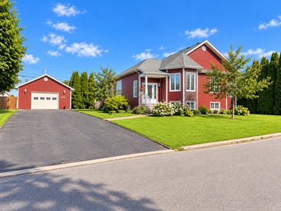 /international/ca/165-rue-des-myosotis-chicoutimi-quebec-310120476222/