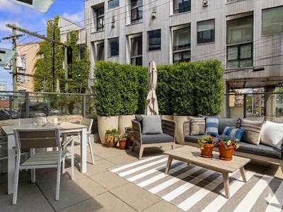 /international/ca/210-e-5th-avenue-301-vancouver-british-columbia-310108521403/