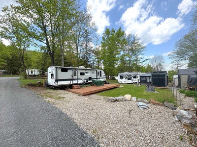 /international/ca/1084-ch-du-tour-du-lac-lac-simon-quebec-310108373328/