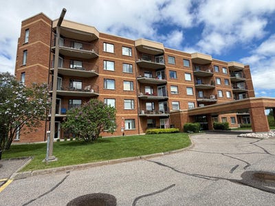 /international/ca/1900-rue-des-roitelets-chicoutimi-quebec-310108701219/