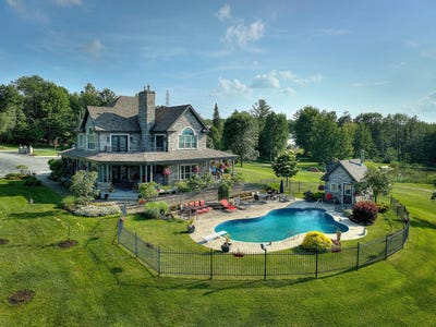 /international/ca/10z-mtee-lapointe-hatley-canton-quebec-310105013879/