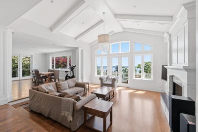 /international/ca/4659-woodgreen-drive-west-vancouver-british-columbia-310108697537/