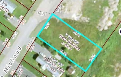 /international/ca/rue-michaud-amqui-quebec-310108270473/