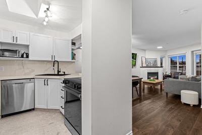 /international/ca/245-st-davids-avenue-north-vancouver-british-columbia-310100431145/?lang=en