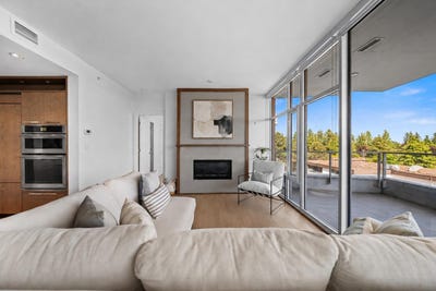 /international/ca/1501-vidal-street-603-white-rock-british-columbia-310108418651/