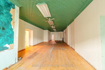 /international/ca/463-465-king-street-e-hamilton-on-hamilton-ontario-310120600166/