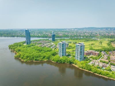 /international/ca/250-ch-de-la-pointe-sud-montreal-quebec-310102367852/