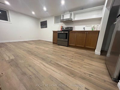 /international/ca/lower-823-sanok-drive-pickering-ontario-310100875555/