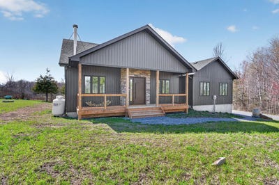 /international/ca/9304-perth-road-westport-ontario-310107899128/