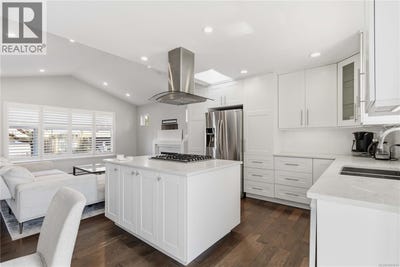 /international/ca/2508-shakespeare-street-victoria-british-columbia-310120045991/