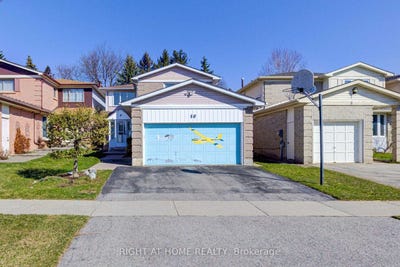 /international/ca/10-holm-crescent-markham-ontario-310107175545/