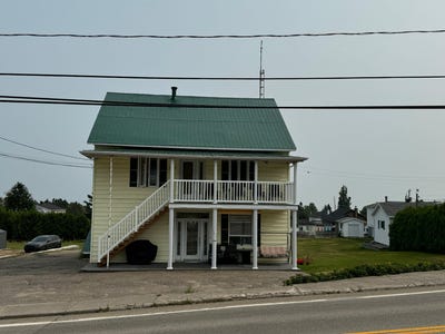 /international/ca/537-539-rue-st-laurent-saint-simeon-qc-g0t1x0-ca-saint-simeon-quebec-310101157223/?lang=de