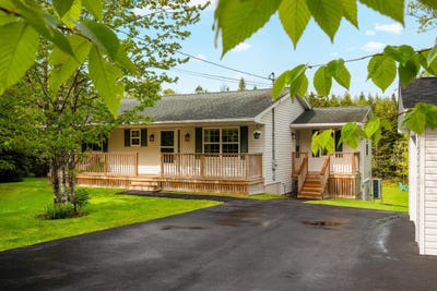 /international/ca/21-shepherds-lane-lawrencetown-nova-scotia-310108558099/