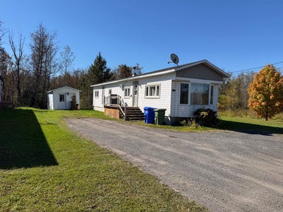 /international/ca/143-rue-des-forges-amqui-quebec-310120046913/