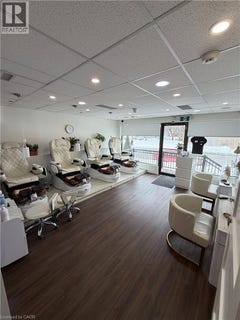 /international/ca/239-brant-avenue-brantford-ontario-310105432483/