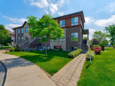 /international/ca/4020-rue-des-escadrons-saint-hubert-quebec-310108809283/