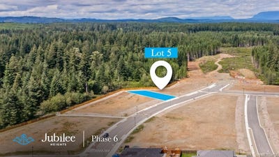 /international/ca/779-beaver-creek-blvd-campbell-river-british-columbia-310105235180/