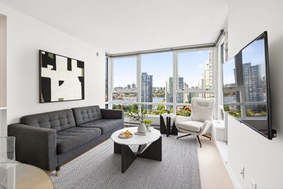 /international/ca/939-expo-boulevard-vancouver-british-columbia-310101414013/?lang=id