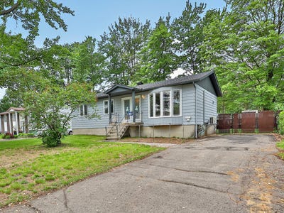 /international/ca/57-rue-de-la-champagne-blainville-quebec-310108835045/