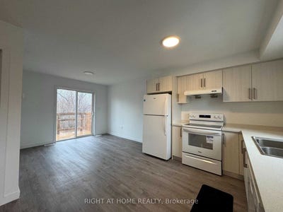 /international/ca/-main-127-highriver-trail-welland-ontario-310106743347/