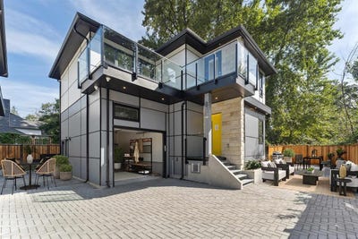 /international/ca/842-st-denis-avenue-north-vancouver-british-columbia-310109286327/