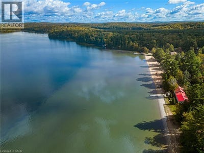 /international/ca/772-bernard-lake-road-parry-sound-ontario-310108241559/