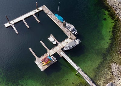 /international/ca/4595-pinehaven-lane-garden-bay-british-columbia-310100435967/