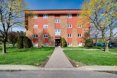 /international/ca/601-7-rue-du-verger-la-pocatiere-quebec-310108270585/
