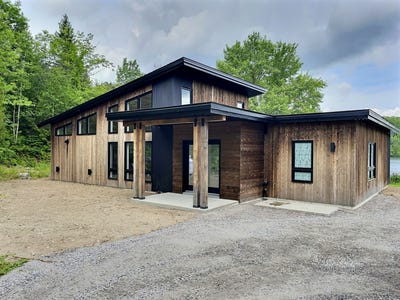 /international/ca/1011-ch-de-la-baie-noire-saint-aime-du-lac-des-iles-qc-j0w1j0-ca-saint-aime-du-lac-des-iles-quebec-310100439447/