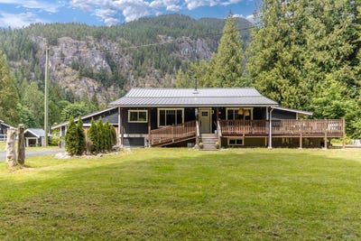 /international/ca/14848-squamish-valley-road-squamish-british-columbia-310100539142/?lang=en