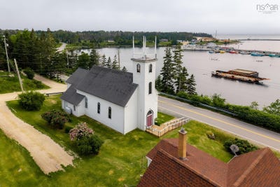 /international/ca/4936-highway-329-blandford-nova-scotia-310109148406/