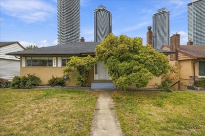 /international/ca/4656-brentlawn-drive-burnaby-british-columbia-310120601843/