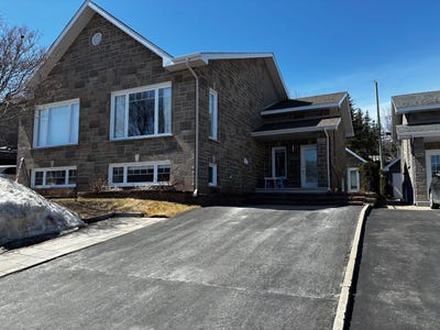 /international/ca/1924-rue-des-passerins-chicoutimi-quebec-310106398413/