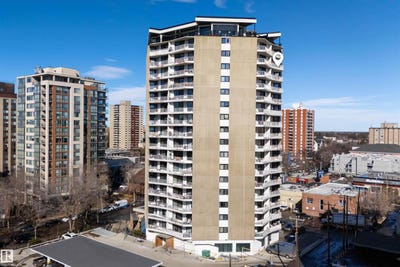 /international/ca/-1608-10045-117-st-nw-edmonton-alberta-310106591320/