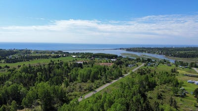 /international/ca/1-rue-des-trembles-grande-riviere-quebec-310108807832/