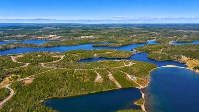 /international/ca/92-peter-sosna-dr-richmond-subd-b-ns-b0e-3b0-canada-richmond-county-ontario-310120519791/