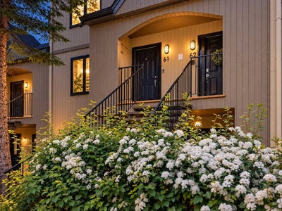/international/ca/184-ch-au-pied-de-la-montagne-61-mont-tremblant-quebec-310110116503/
