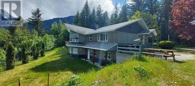 /international/ca/bella-coola-british-columbia-310103349449/