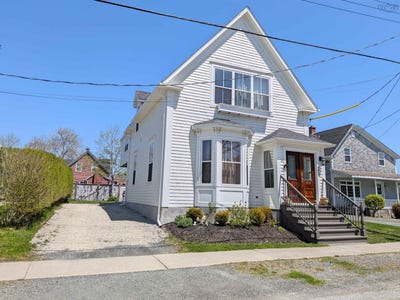 /international/ca/34-chester-street-yarmouth-nova-scotia-310107269090/